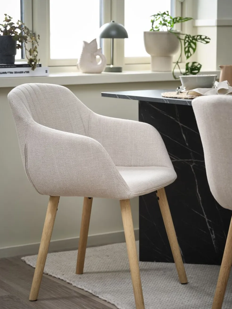 ADSLEVChaise ADSLEV tissu beige/coloris chêne naturel