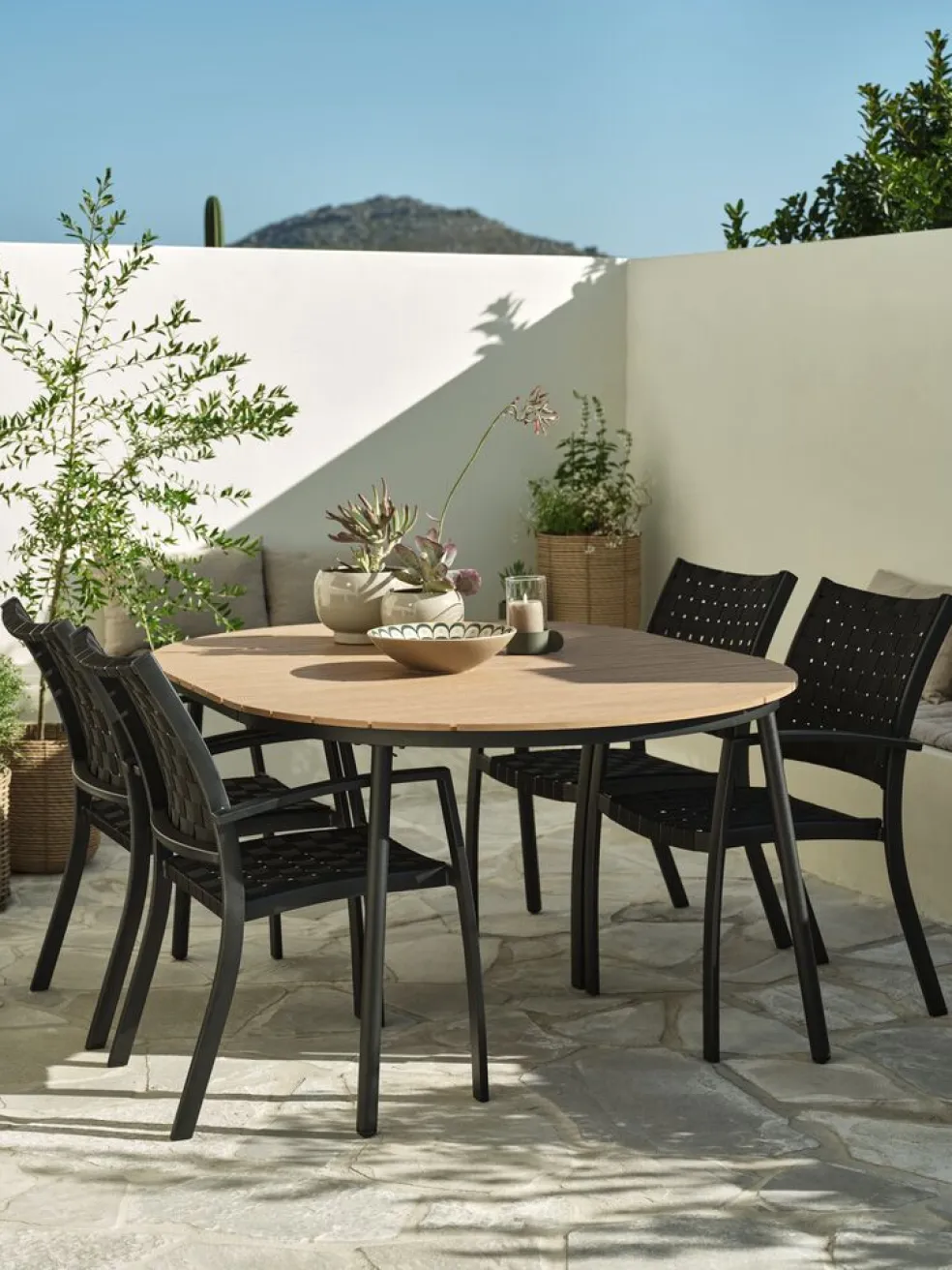 AKTIVEN + GLOMFJORDAKTIVEN L118/168 table naturel + 4 GLOMFJORD chaises
