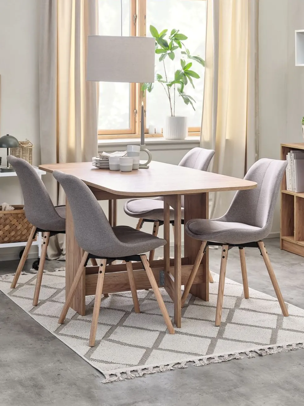ALLING + KASTRUPALLING L100/163 table coloris chêne +4 KASTRUP chaises sable