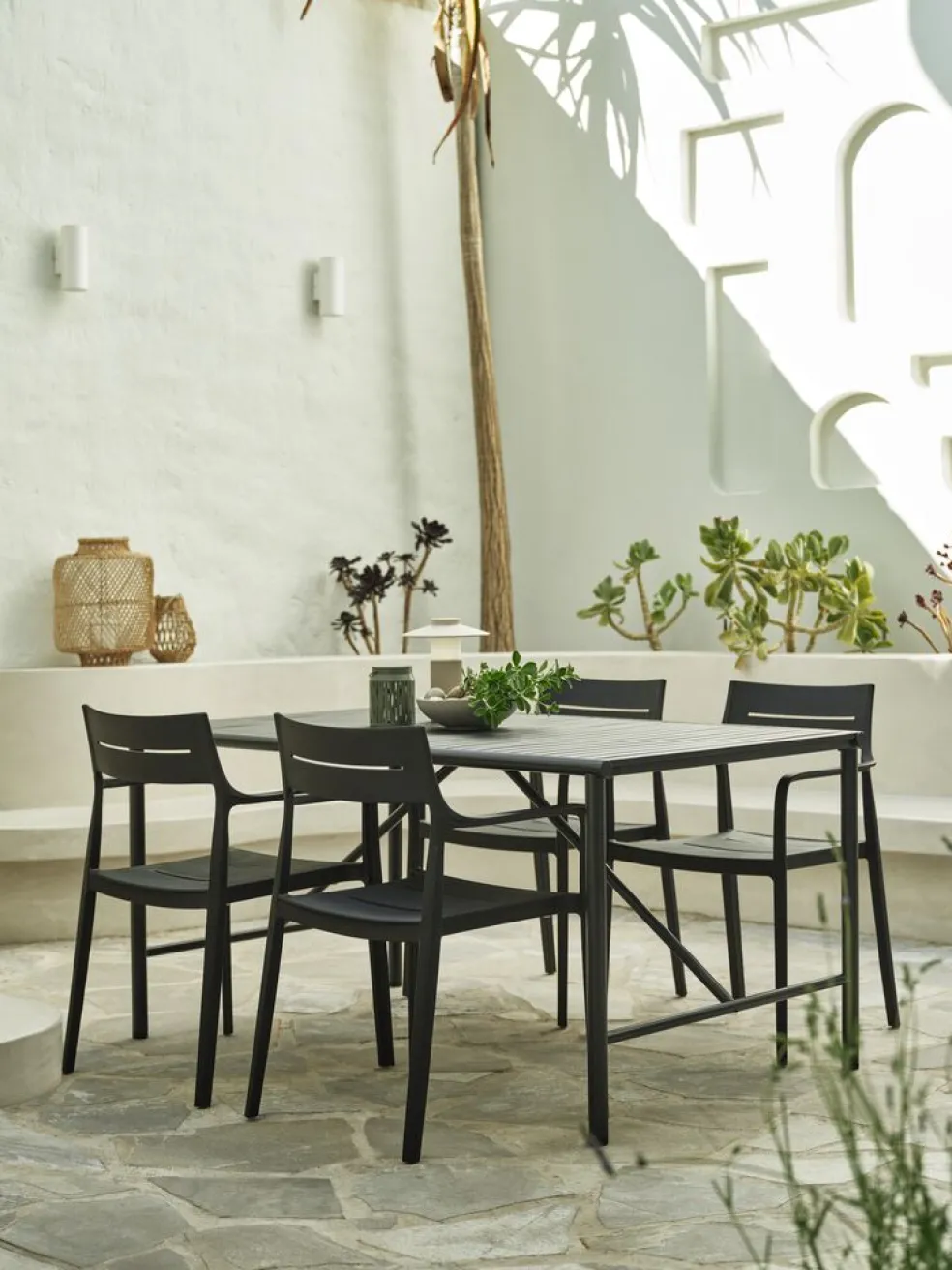 INGSTRUPChaise empilable INGSTRUP noir