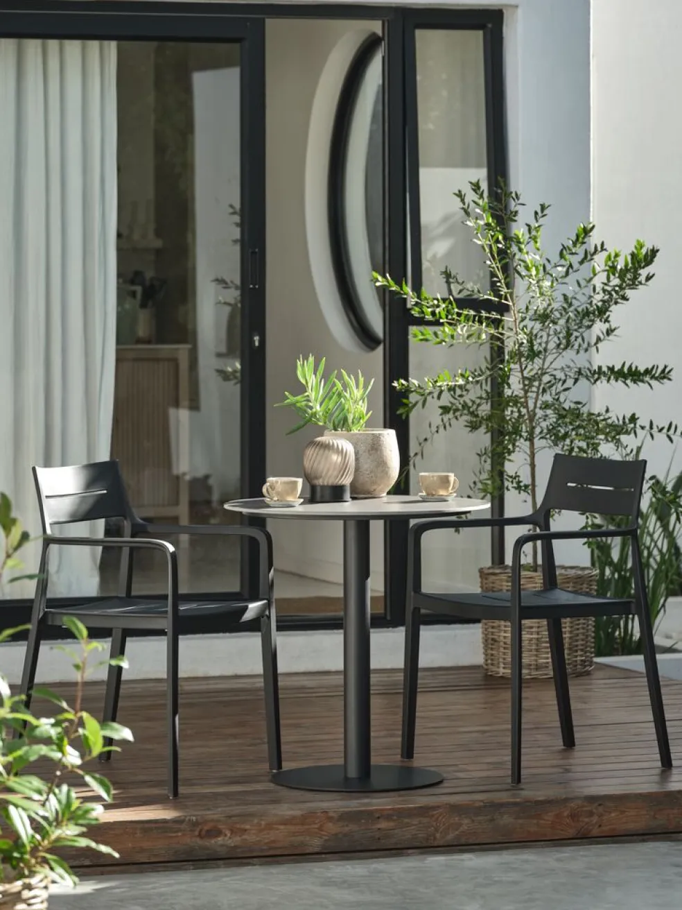 INGSTRUPChaise empilable INGSTRUP noir