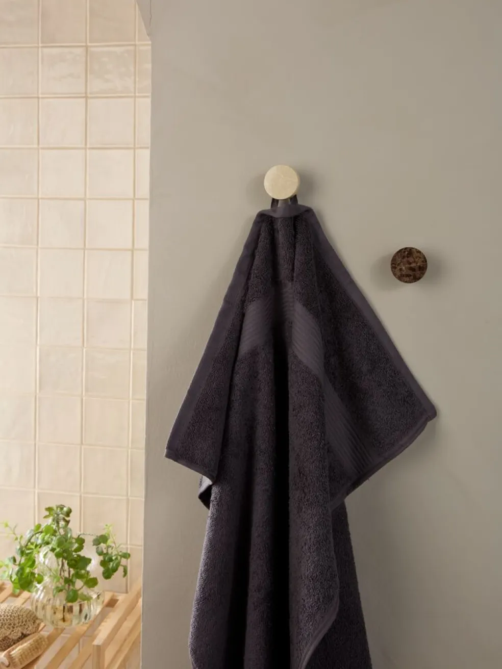KARLSTADGoldServiette de toilette KARLSTAD 50x100 gris foncé
