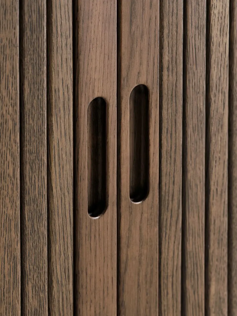 LYNGVIGBuffet LYNGVIG 120 cm 2 portes tambours chêne foncé