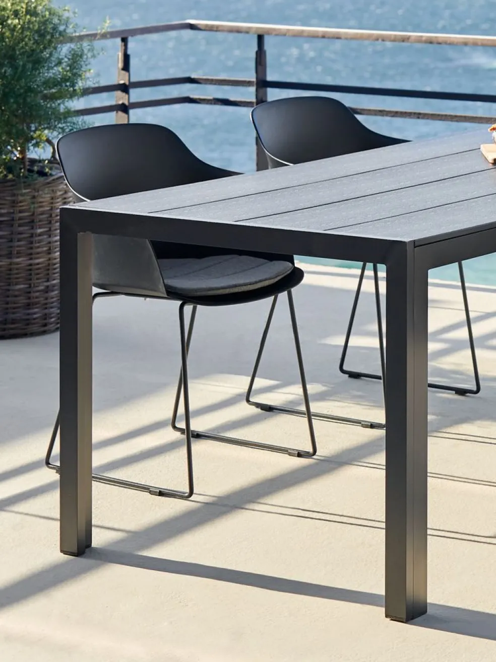 MADERUPTable de jardin MADERUP l90xL205 noir