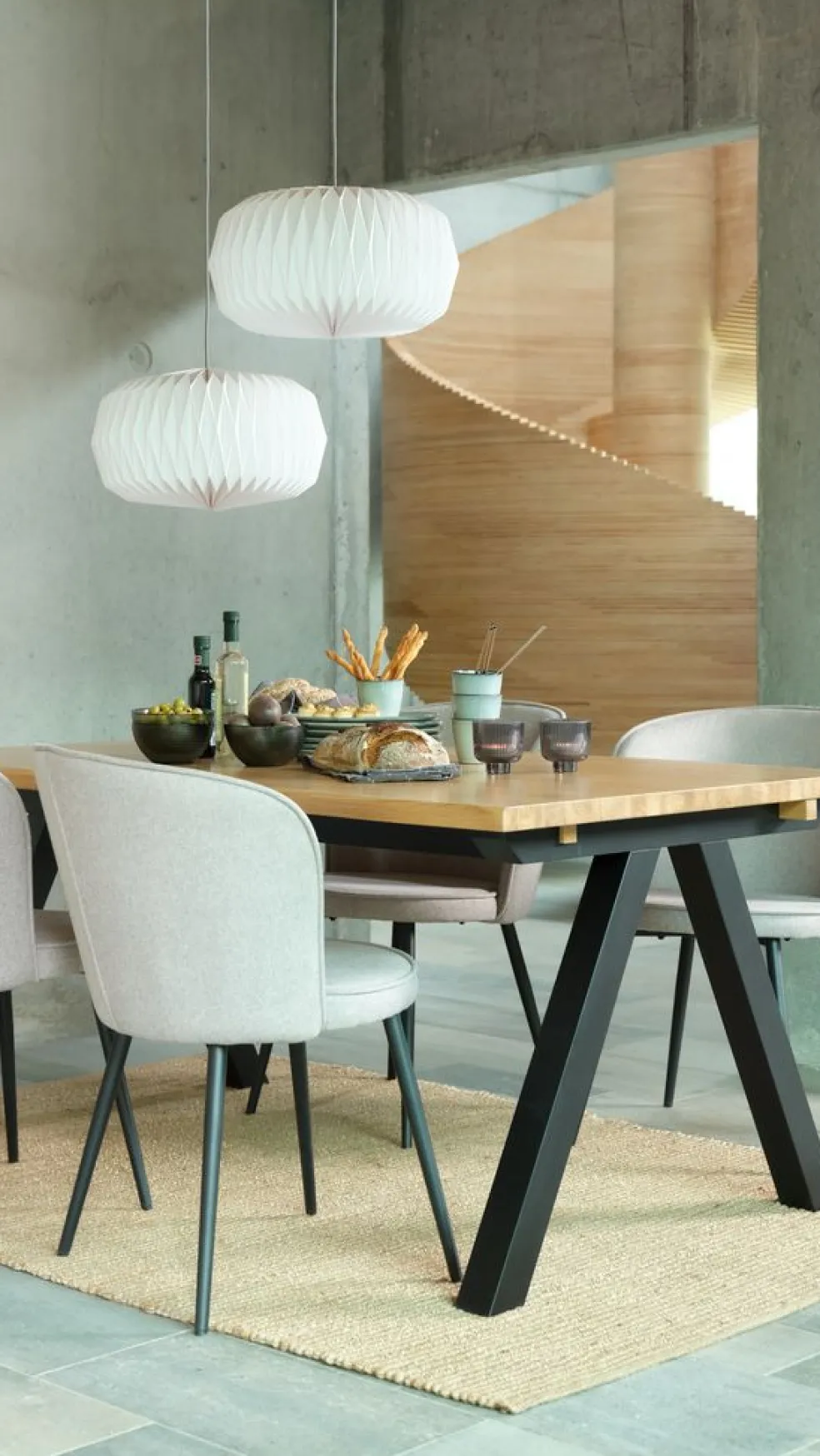 SANDBY + RISSKOVSANDBY L160 table chêne naturel + 4 RISSKOV chaises gris c.