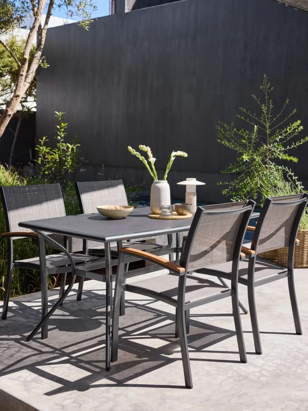 SIRDALChaise empilable SIRDAL gris