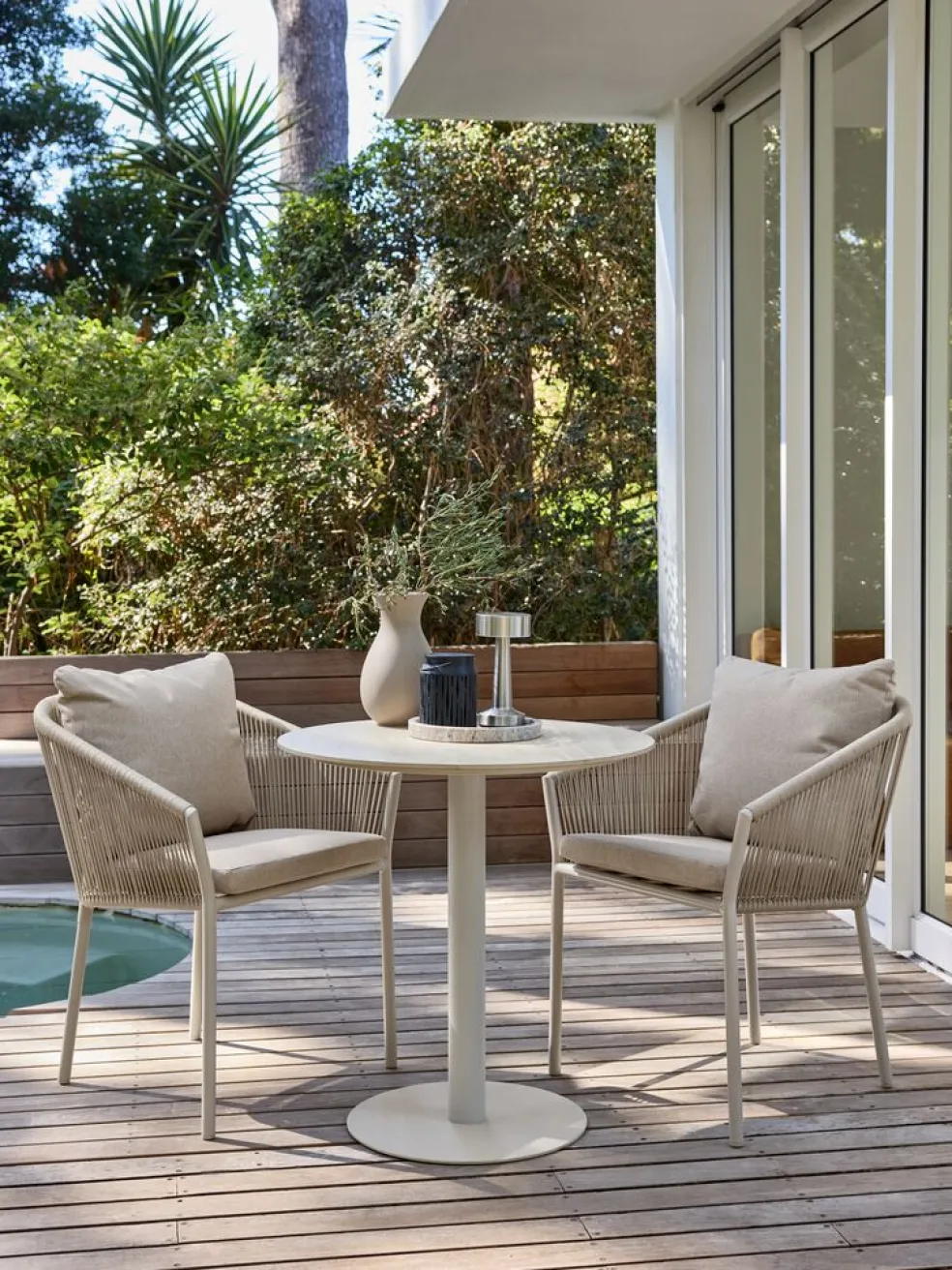 VAMDRUP + GILJAVAMDRUP Ø70 table + 2 GILJA chaises beige