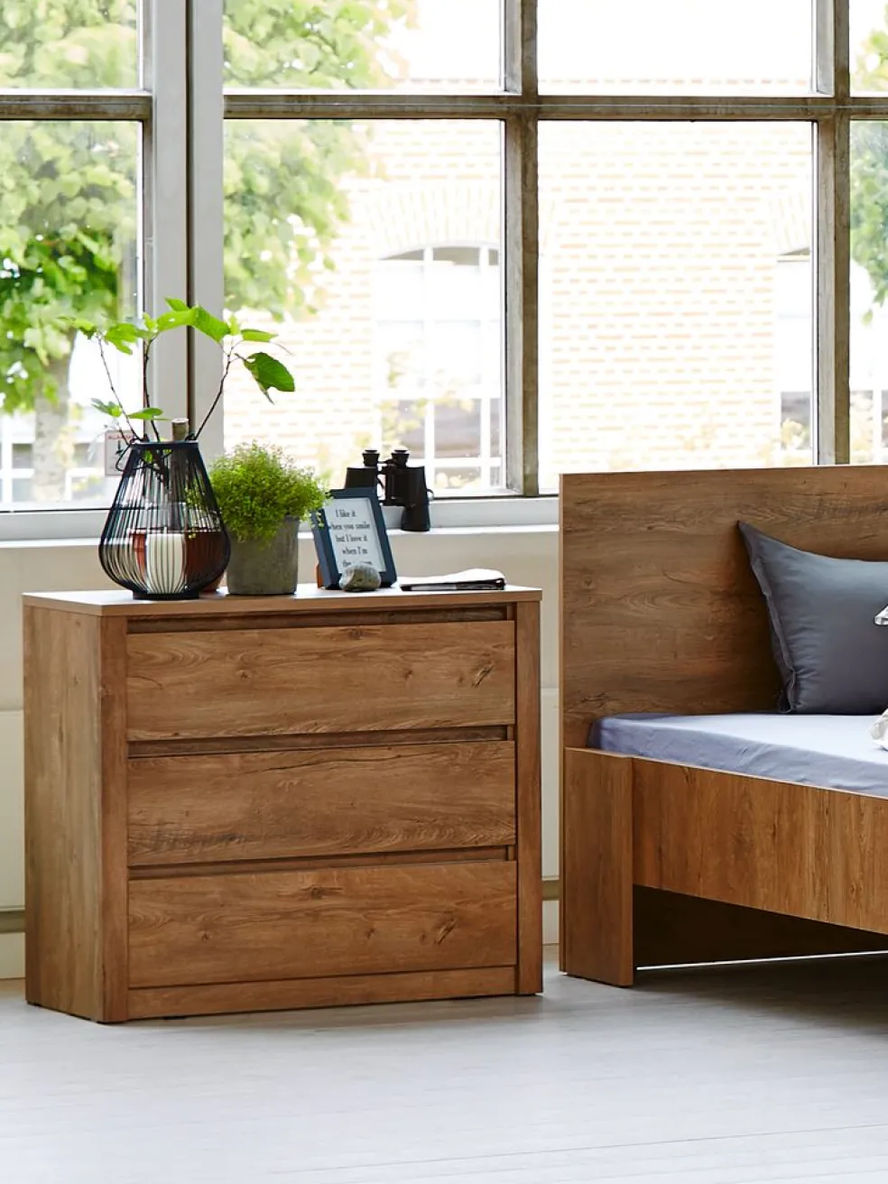 VEDDECommode 3 tiroirs VEDDE coloris chêne foncé