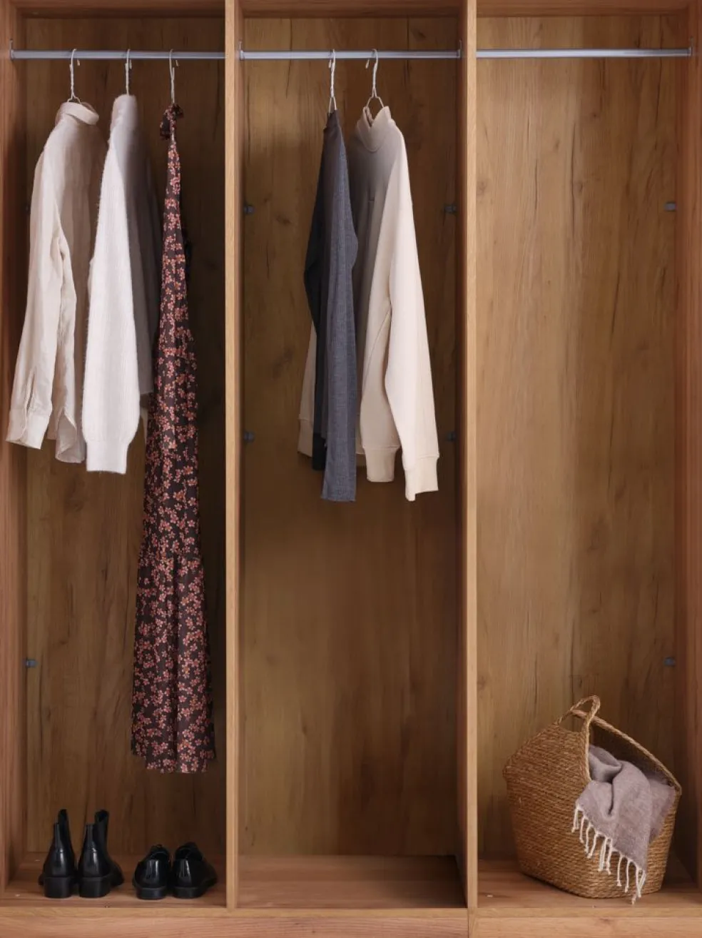 VIBYArmoire VIBY 150x200 3 portes coloris chêne naturel